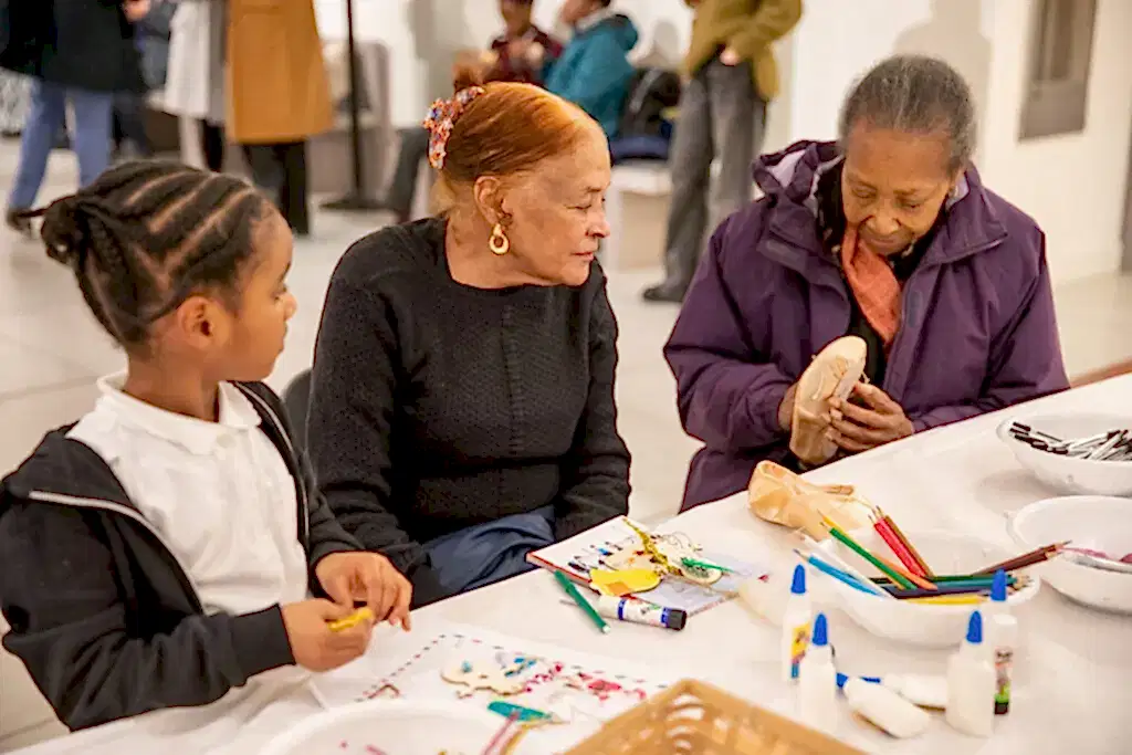 community-day-2022-crafts-2 | Royal Academy of Dance Wandsworth community doing crafts during RAD Community Day