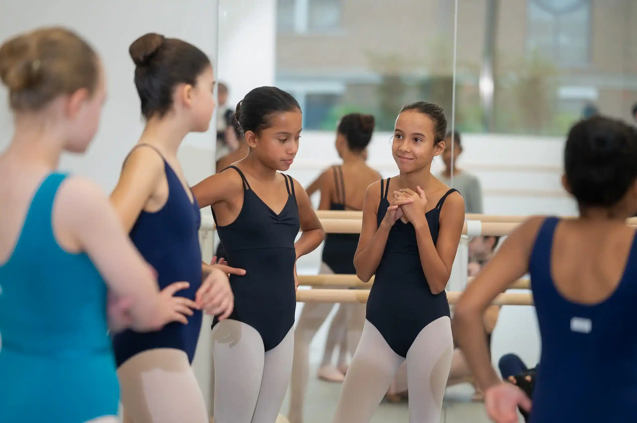RAD HQ 2022-233 1 | Royal Academy of Dance RAD HQ syllabus classes dancers interacting