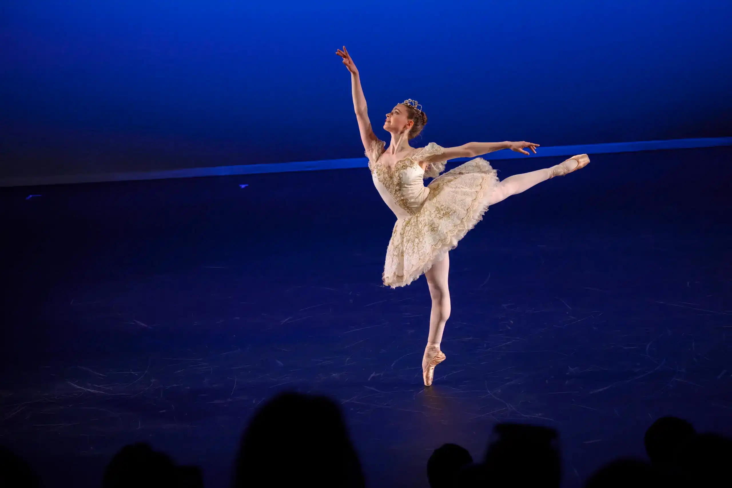 pointe work classes | Royal Academy of Dance Professional dancer performing at RAD HQ studio theatre