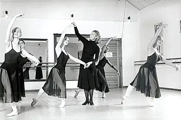 01Grade6Adage1993ChrisDavies-copy | Royal Academy of Dance