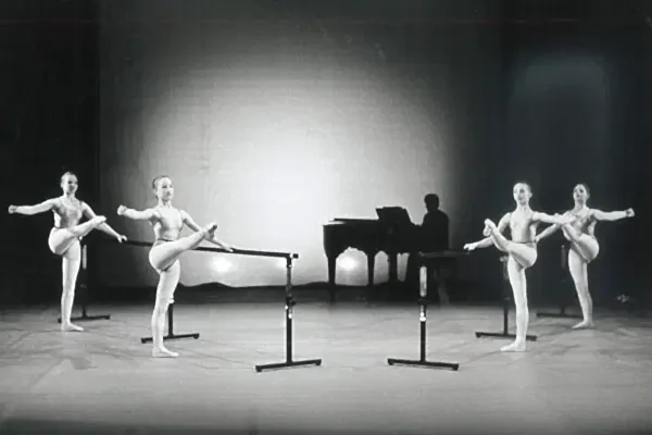 Assembly21986ChrisDavies-copy 1 | Royal Academy of Dance