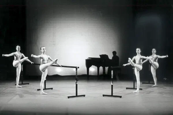 Assembly21986ChrisDavies-copy | Royal Academy of Dance