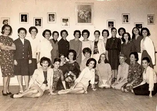 first-course-in-Brazil-in-1963-photo-taken-at-the-Ballet-Dalal-Achcar | Royal Academy of Dance