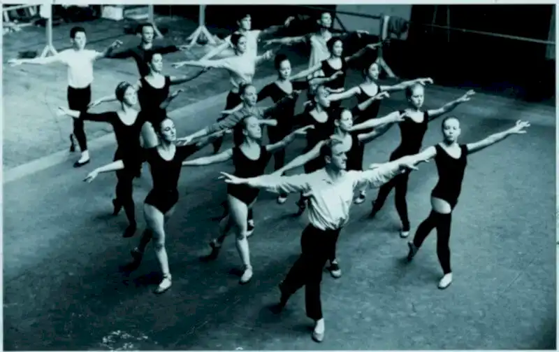 full20RussellKerrleadsclass1963 | Royal Academy of Dance