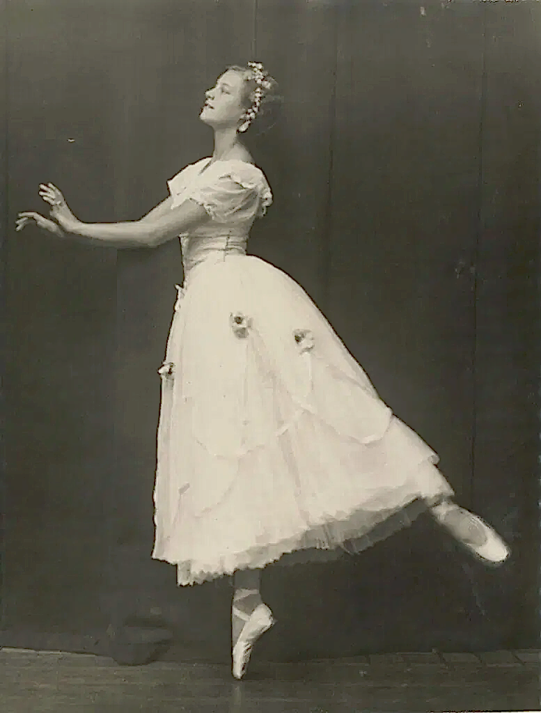 14Sissie SmithAdvanced member1932 | Royal Academy of Dance Dance scholarship recipient Sissie Smith as an 'advanced' member of the Association in 1932.